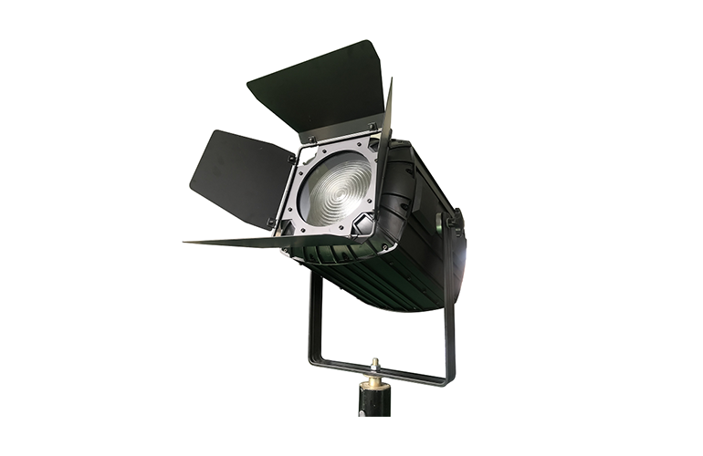 戶(hù)外露天舞臺(tái)LED防水聚光燈可防雨淋的面光燈